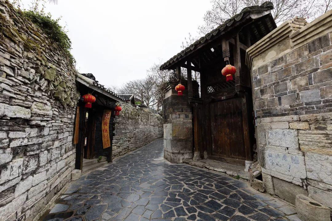 他怎么样地读着游戏画面